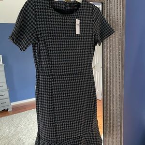 Banana Republic Short Sleeved Bell Skirt Houndstooth Dress NWT